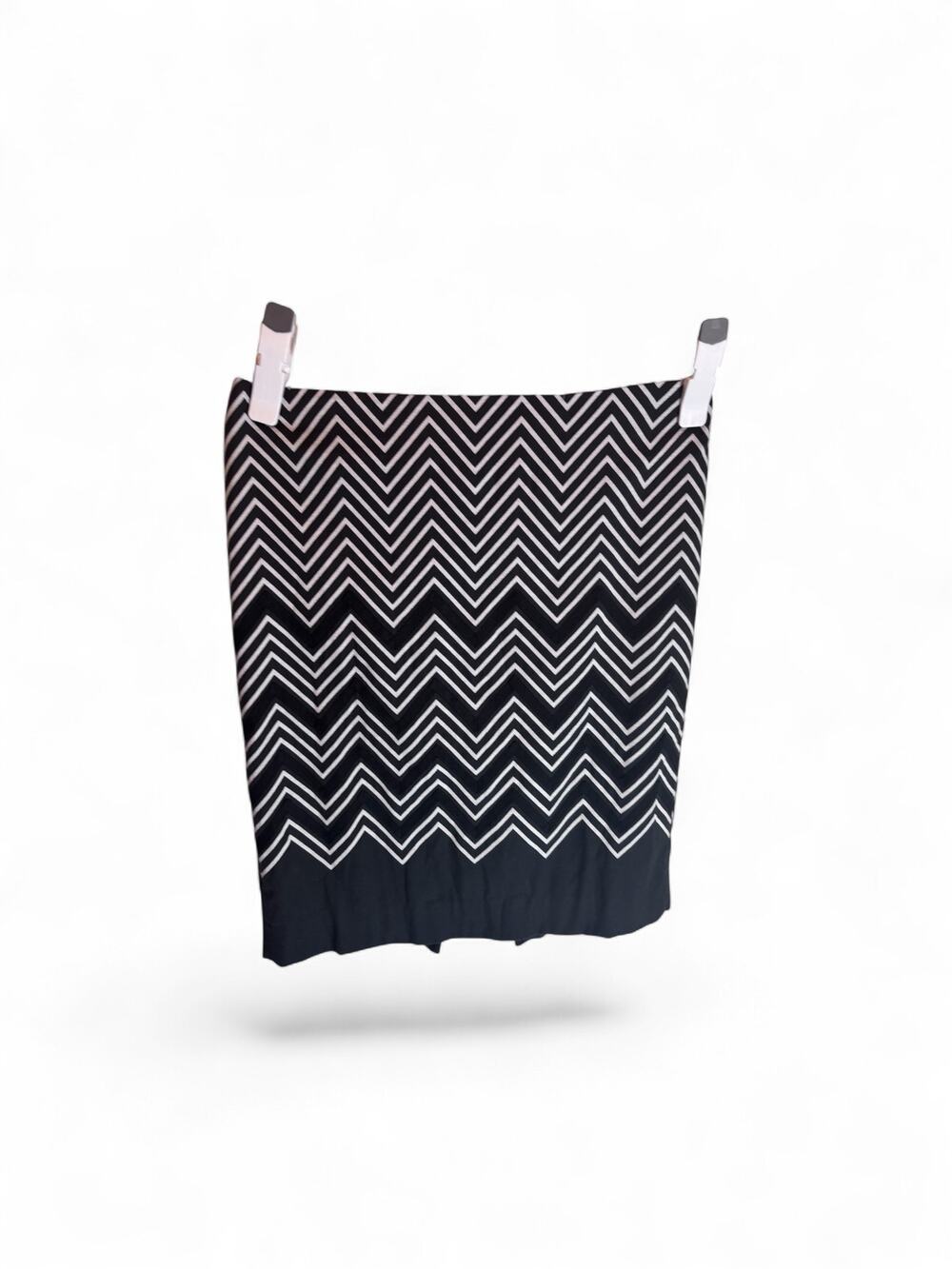 White House Black Market Chevron Zigzag Pencil Skirt Black White Size 6
